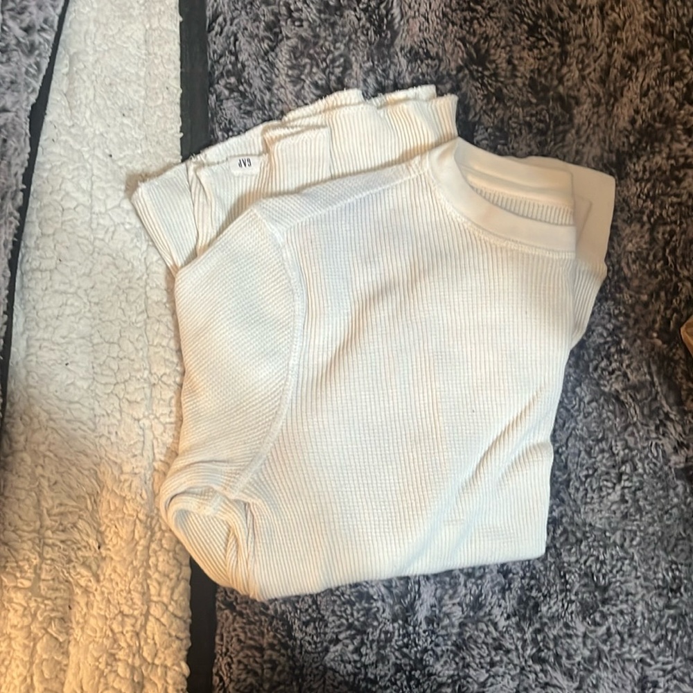 white GAP shirt